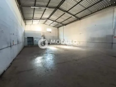 Galpão/Depósito/Armazém para alugar, 240m² no Marta Helena, Uberlândia