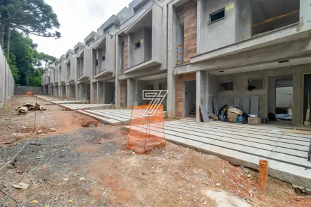 Sobrado com 4 Quartos à venda, 179m² no Boqueirão, Curitiba