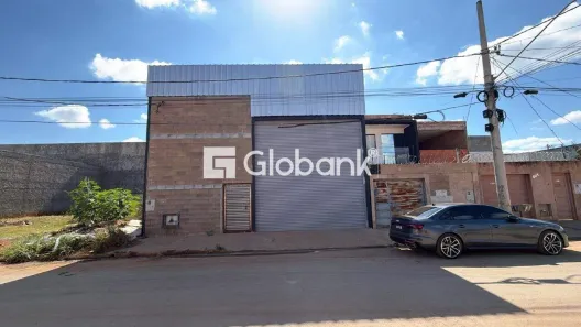 Galpão/Depósito/Armazém para alugar, 250m² no Santo Antônio, Montes Claros