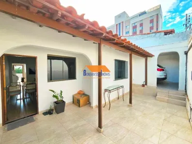 Casa com 3 Quartos à venda, 149m² no Caiçara-Adelaide, Belo Horizonte
