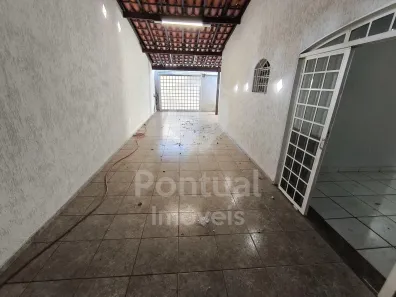 Casa com 3 Quartos para alugar, 180m² no Tabajaras, Uberlândia