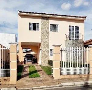 Sobrado com 3 Quartos à venda, 206m² no Jardim Universitário, Cuiabá