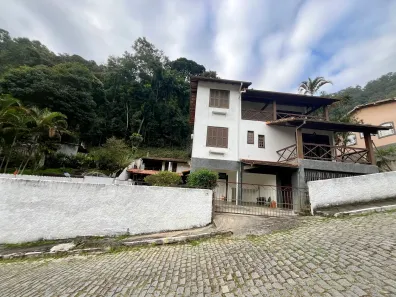 Casa de Condomínio com 4 Quartos à venda, 150m² no Nogueira, Petrópolis