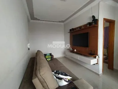 Apartamento com 2 Quartos para alugar, 60m² no Segismundo Pereira, Uberlândia