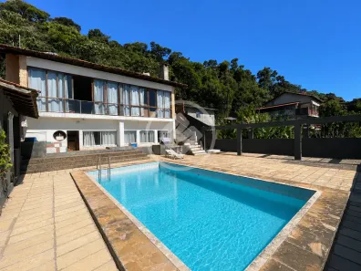 Casa com 4 Quartos à venda, 142m² no Jardim Meudon, Teresópolis