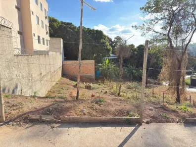 Lote/Terreno à venda, 338m² no Liberdade, Santa Luzia