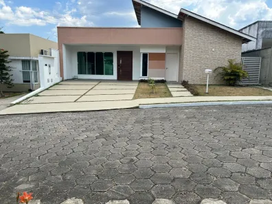 Casa de Condomínio com 3 Quartos para alugar, 250m² no Ponta Negra, Manaus
