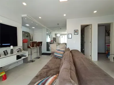 Apartamento com 2 Quartos à venda, 69m² no Vila Anastácio, São Paulo