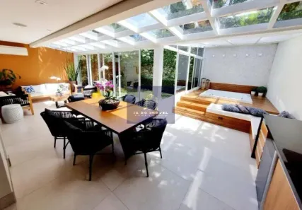 Casa de Condomínio com 3 Quartos à venda, 338m² no Chácara Monte Alegre, São Paulo