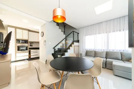 Casa de Condomínio com 3 Quartos para alugar, 140m² no Caiobá, Matinhos