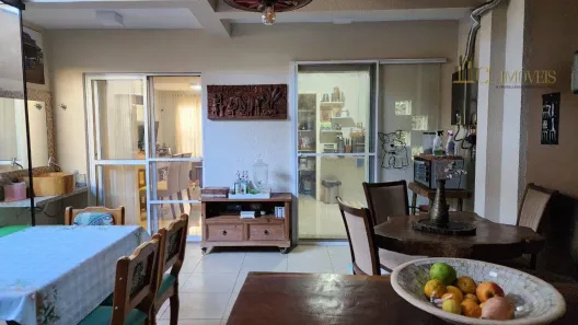 Casa de Condomínio com 3 Quartos à venda, 180m² no Parque Jamaica, Londrina