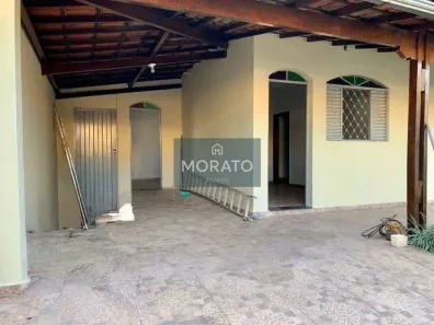 Casa com 3 Quartos à venda, 200m² no Arvoredo, Contagem