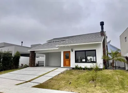 Casa de Condomínio com 3 Quartos à venda, 195m² no Laranjal, Pelotas