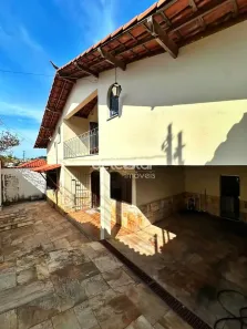 Casa com 4 Quartos à venda, 303m² no Floramar, Belo Horizonte