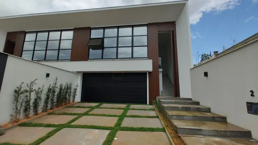 Sobrado com 3 Quartos à venda, 194m² no América, Joinville