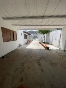 Casa com 3 Quartos para alugar, 300m² no Jacarecica, Maceió