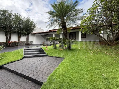 Casa com 3 Quartos para alugar, 424m² no Morada da Colina, Uberlândia