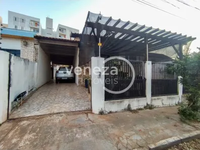 Casa com 3 Quartos à venda, 240m² no Chácaras Pietraróia, Londrina