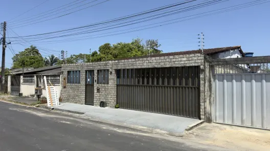 Casa com 3 Quartos para alugar, 120m² no Novo Aleixo, Manaus