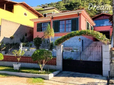 Casa com 3 Quartos à venda, 300m² no Golfe, Teresópolis