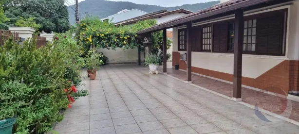 Casa com 5 Quartos à venda, 281m² no Lagoa da Conceição, Florianópolis
