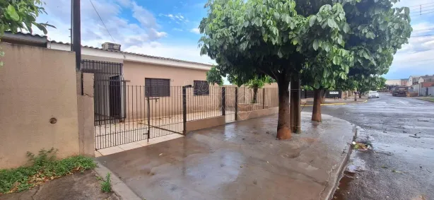 Casa com 3 Quartos à venda, 182m² no Jardim Silvino, Cambé