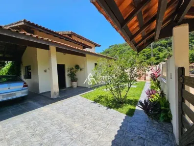 Casa de Condomínio com 4 Quartos à venda, 300m² no Verde Mar, Caraguatatuba