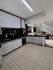 Casa com 3 Quartos para alugar, 250m² no Chã da Tábua, São Lourenço da Mata