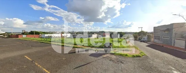 Lote/Terreno à venda, 420m² no Osvaldo Rezende, Uberlândia