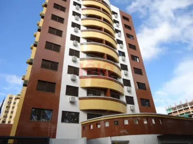 Apartamento com 3 Quartos para alugar, 85m² no Zona 07, Maringá