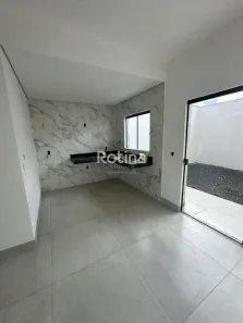 Casa com 2 Quartos à venda, 77m² no Novo Mundo, Uberlândia