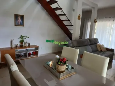 Sobrado com 3 Quartos à venda, 153m² no Centro, Lorena