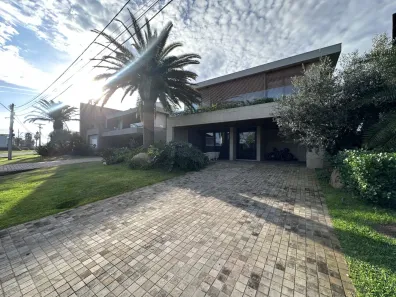 Casa de Condomínio com 5 Quartos à venda, 450m² no , Xangri-Lá