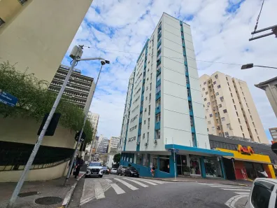 Apartamento com 2 Quartos para alugar, 54m² no Centro, Florianópolis