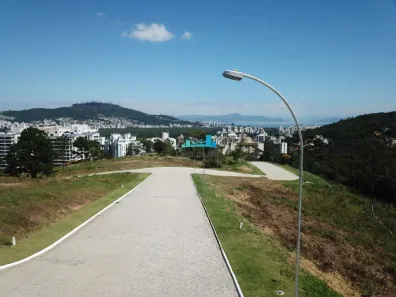 Lote/Terreno à venda, 1024m² no Itacorubi, Florianópolis
