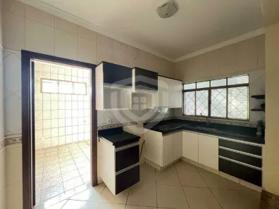 Casa com 3 Quartos para alugar, 100m² no Vila São João do Ipiranga, Bauru