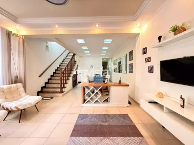 Sobrado com 6 Quartos à venda, 195m² no Embaré, Santos