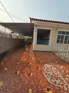 Casa com 2 Quartos para alugar, 225m² no Padre Miguel, Rio de Janeiro