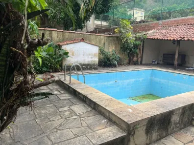 Casa de Condomínio com 3 Quartos à venda, 210m² no Santa Rosa, Niterói