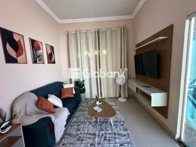 Casa com 3 Quartos para alugar, 110m² no Guarujá, Montes Claros