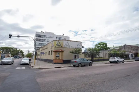 Prédio Comercial para alugar, 1500m² no Centro, Pelotas