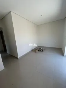 Casa com 2 Quartos à venda, 60m² no São Jorge, Uberlândia
