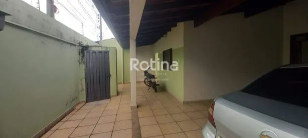Casa com 3 Quartos à venda, 180m² no Jardim das Palmeiras, Uberlândia
