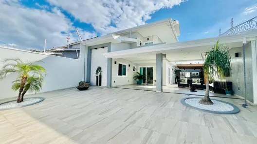 Casa com 3 Quartos à venda, 236m² no Edson Queiroz, Fortaleza