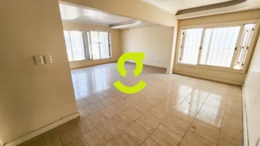 Casa com 3 Quartos para alugar, 260m² no Passo da Areia, Porto Alegre