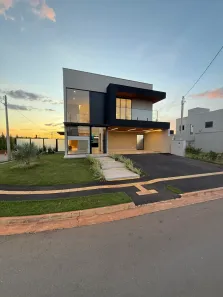 Casa de Condomínio com 4 Quartos para alugar, 302m² no Jardins Capri, Senador Canedo