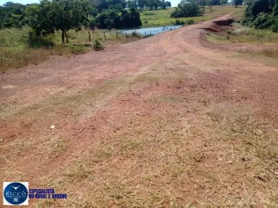 Fazenda/Sítio com 2 Quartos à venda, 76m² no Centro, Arenópolis