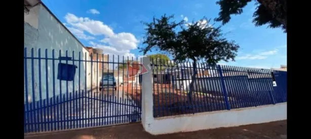 Casa com 2 Quartos à venda, 87m² no Parque Residencial Tuiuti, Maringá