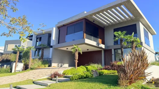 Casa de Condomínio com 4 Quartos à venda, 393m² no Nossa Senhora da Saúde, Caxias do Sul