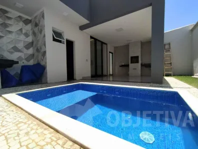 Casa com 3 Quartos para alugar, 150m² no Granada, Uberlândia